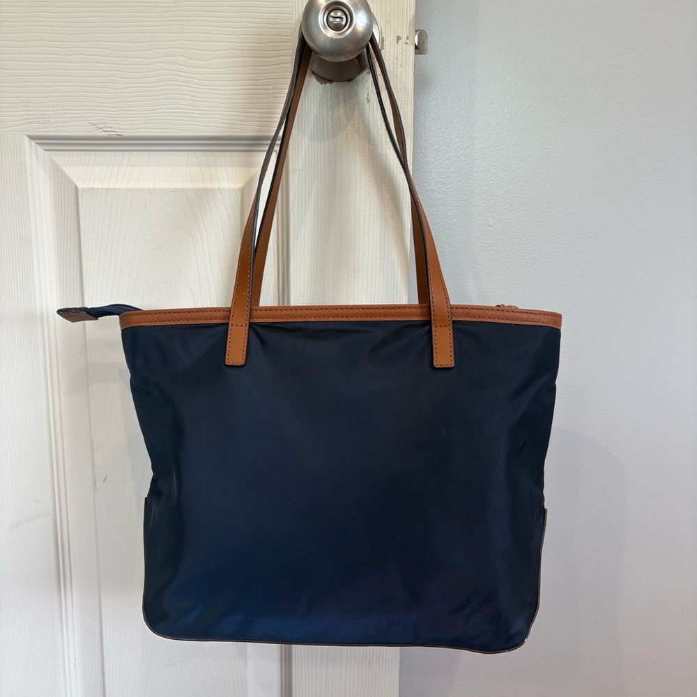 Michael Kors Navy Signature Logo Lining Kempton Nylon Tote - Picture 4 of 8